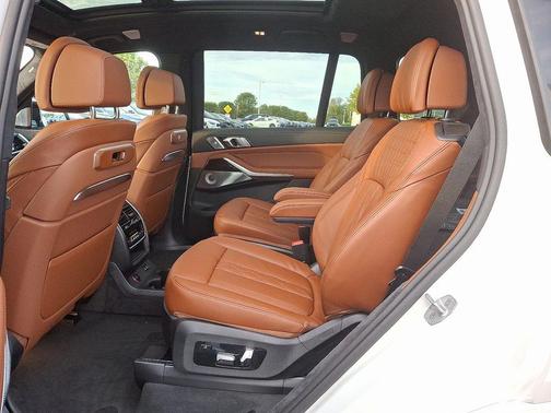 2026 BMW X7 M60i