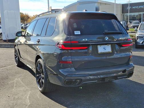 2026 BMW X7 M60i