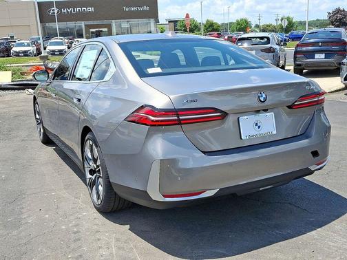 2026 BMW 530 i xDrive