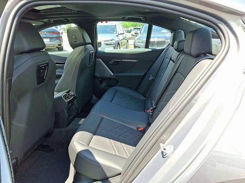 2026 BMW 530 i xDrive