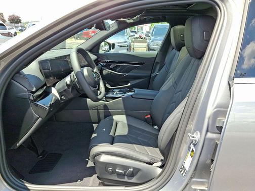2026 BMW 530 i xDrive