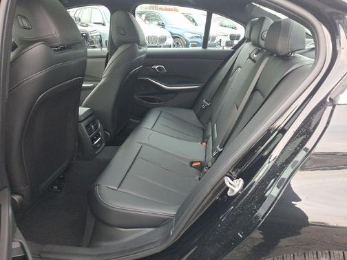 2026 BMW 330 xDrive NA