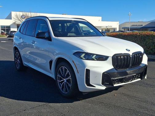 2024 BMW X5 M60i