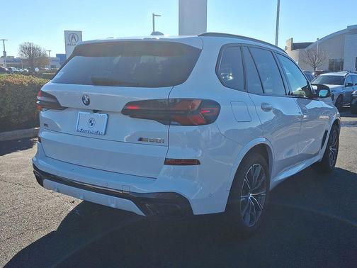 2024 BMW X5 M60i