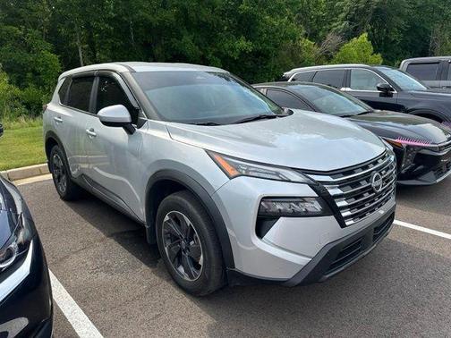 Brilliant Silver Metallic 2025 Nissan Rogue SV