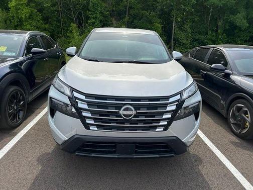 Brilliant Silver Metallic 2025 Nissan Rogue SV