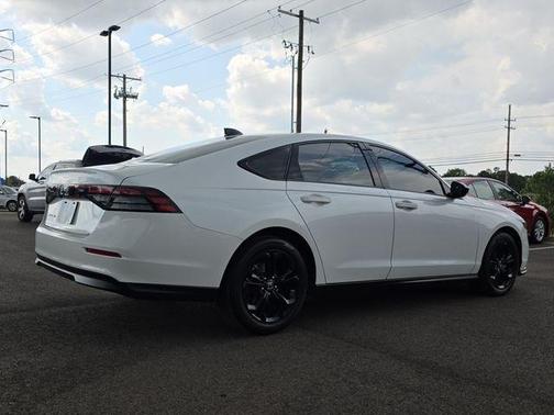 Platinum White 2025 Honda Accord SE