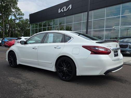 White 2017 Nissan Altima 2.5 SR