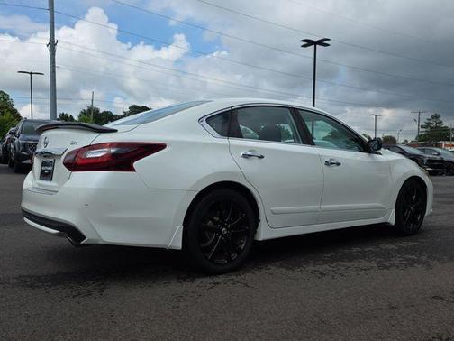 White 2017 Nissan Altima 2.5 SR