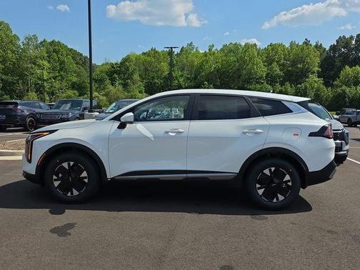 Snow White Pearl 2026 Kia Sportage Hybrid LX