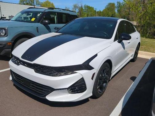 Glacial White Pearl 2024 Kia K5 GT-Line