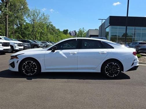 Glacial White Pearl 2024 Kia K5 GT-Line