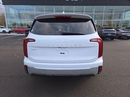 2024 Kia Telluride LX