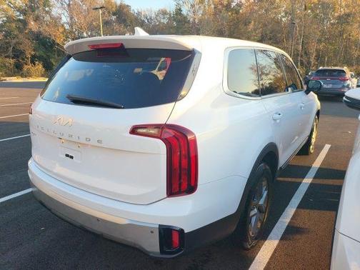 2024 Kia Telluride LX