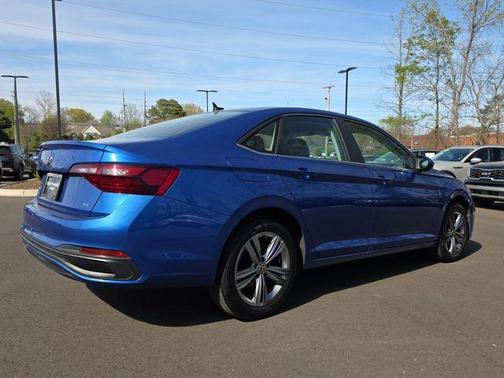 Rising Blue Metallic 2024 Volkswagen Jetta 1.5T SE