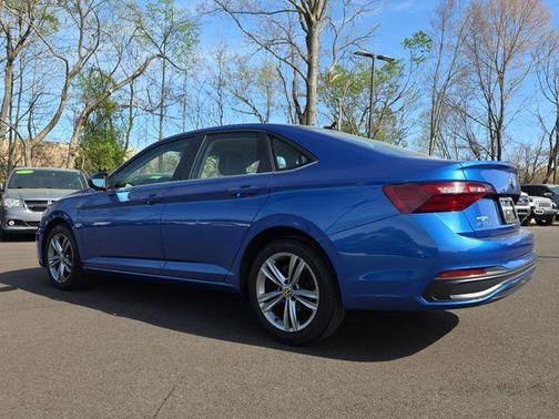 Rising Blue Metallic 2024 Volkswagen Jetta 1.5T SE