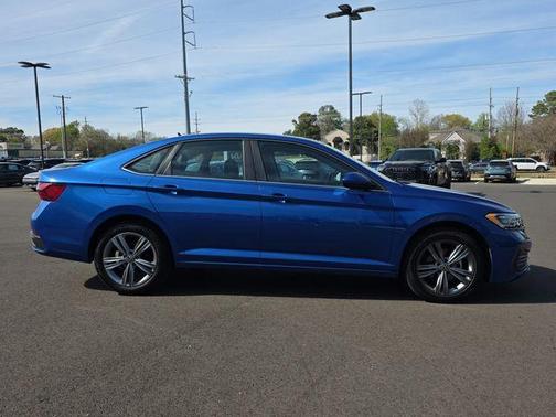 Rising Blue Metallic 2024 Volkswagen Jetta 1.5T SE