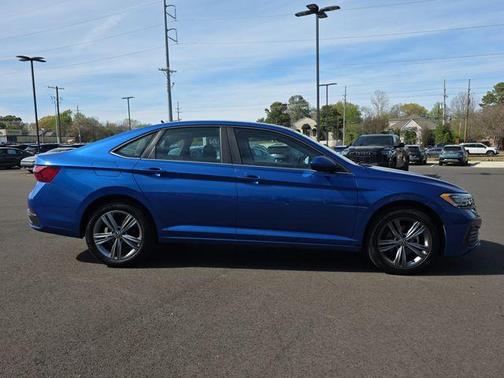 Rising Blue Metallic 2024 Volkswagen Jetta 1.5T SE