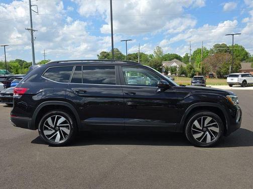 Deep Black Pearl Effect 2025 Volkswagen Atlas 2.0T SE w/Technology