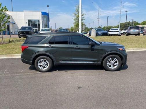 Forged Green Metallic 2022 Ford Explorer XLT