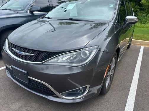 Granite Crystal Clearcoat Metallic 2019 Chrysler Pacifica Limited