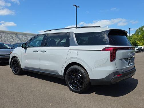 Ceramic Silver 2026 Kia Carnival Hybrid SX Prestige