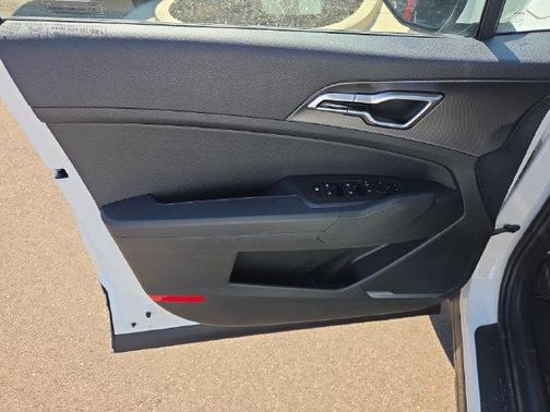 Snow White Pearl 2027 Kia Sportage Hybrid S