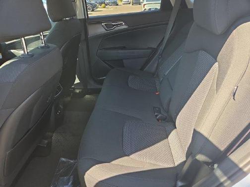 Snow White Pearl 2027 Kia Sportage Hybrid S