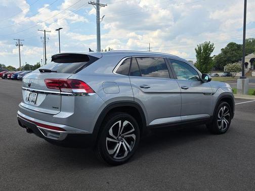 Pyrite Silver Metallic 2023 Volkswagen Atlas Cross Sport 3.6L V6 SEL