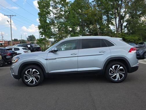 Pyrite Silver Metallic 2023 Volkswagen Atlas Cross Sport 3.6L V6 SEL