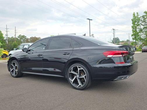 Deep Black Pearl Effect 2020 Volkswagen Passat 2.0T R-Line