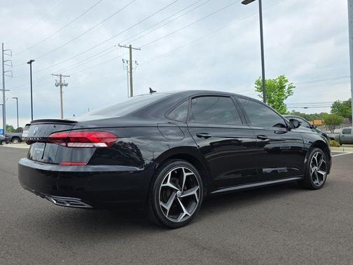 Deep Black Pearl Effect 2020 Volkswagen Passat 2.0T R-Line