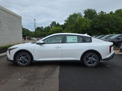 Snow White Pearl 2026 Kia K4 LXS