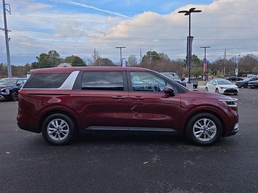 2023 Kia Carnival LX