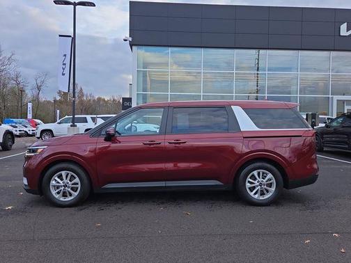 2023 Kia Carnival LX