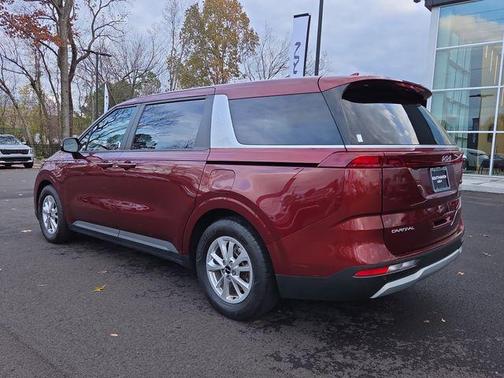 2023 Kia Carnival LX