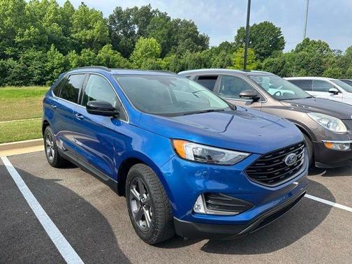 Blue Metallic 2022 Ford Edge SEL