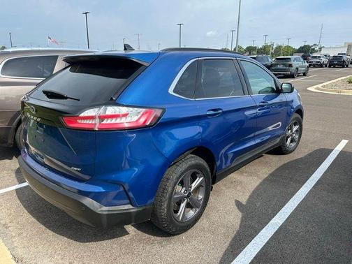 Blue Metallic 2022 Ford Edge SEL