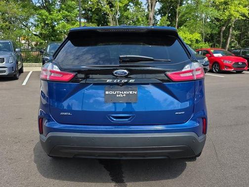 Blue Metallic 2022 Ford Edge SEL