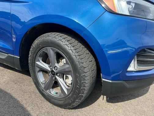 Blue Metallic 2022 Ford Edge SEL