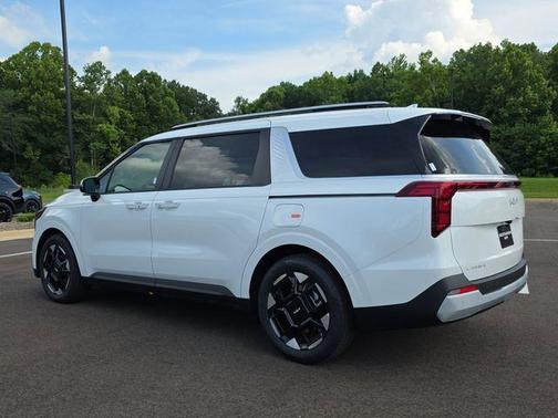 Snow White Pearl 2026 Kia Carnival EX