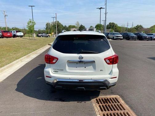 Glacier White 2018 Nissan Pathfinder SL