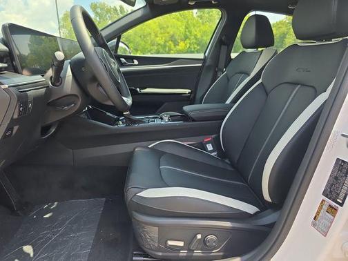 Snow White Pearl 2026 Kia K5 GT-Line