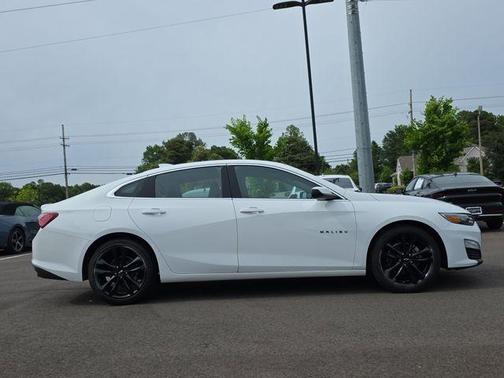 Summit White 2021 Chevrolet Malibu LT
