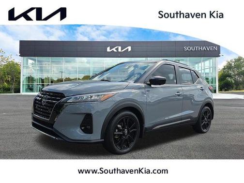 Boulder Gray Metallic 2024 Nissan Kicks SR
