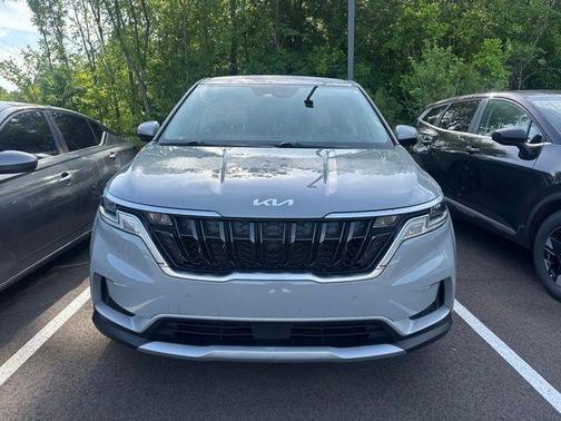 Ceramic Silver 2024 Kia Carnival EX