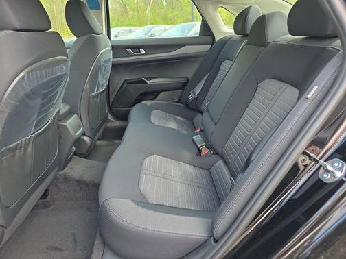 Aurora Black Pearl 2026 Kia K5 LXS