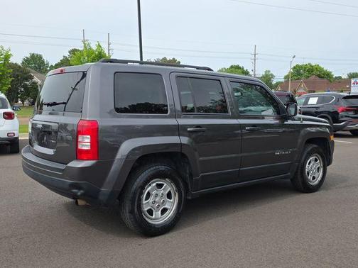 Granite Crystal Clearcoat Metallic 2017 Jeep Patriot Sport