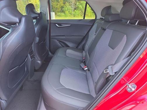 2025 Kia Niro Plug-In Hybrid EX