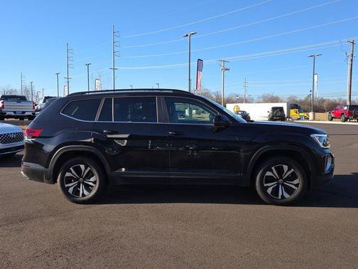 2024 Volkswagen Atlas 2.0T SE